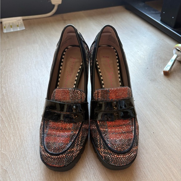 Stylish Black and Red Women\'s Heels